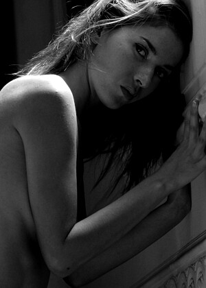 free sex pornphoto 13 Carolina petitnaked-lesbian-pier thelifeerotic