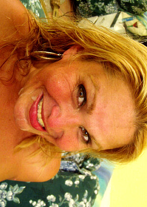 free sex pornphoto 8 Trannysurprise Model borokabolls-blowjob-brunette-girl trannysurprise