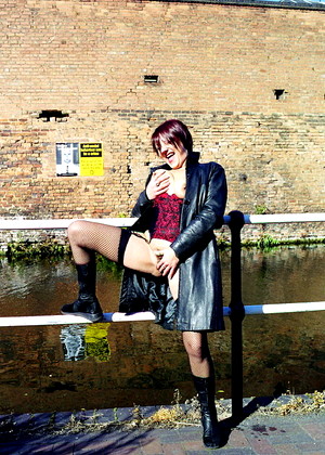 free sex pornphoto 16 Shaz flash-outdoor-xxxstar ukflashers
