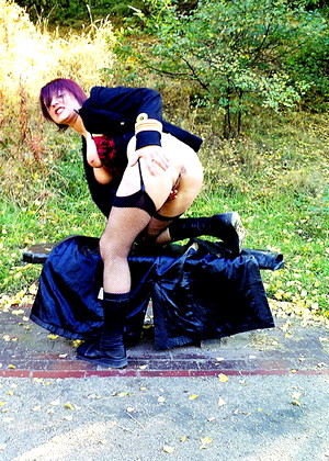 free sex pornphoto 2 Shaz flash-outdoor-xxxstar ukflashers