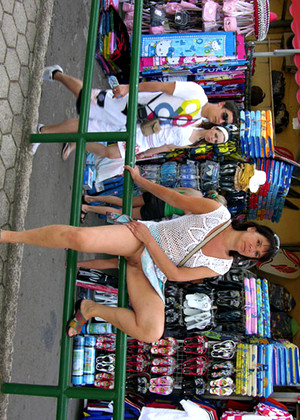free sex pornphoto 1 Undressinpublic Model namken-flash-rump undressinpublic