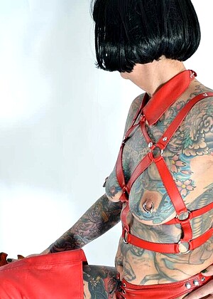 Uschihaller Berichte Tattoogirl Cleo Peachy Brunette Star Picturs