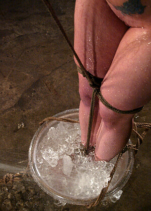 free sex pornphoto 17 Angelene Black pete-wet-20year waterbondage