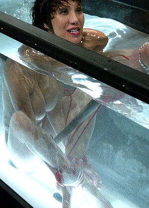 free sex pornphoto 2 Ava Devine casting-wet-foto-shot waterbondage