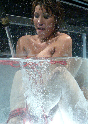 free sex pornphoto 8 Ava Devine casting-wet-foto-shot waterbondage
