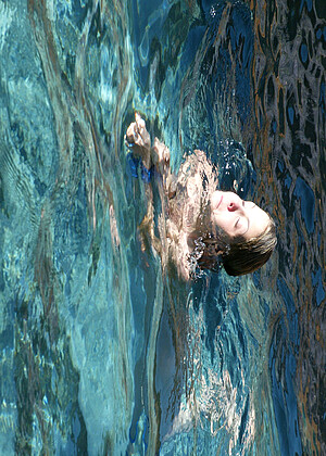 free sex pornphoto 5 Brooke Bound Jade Marxxx naturals-wet-ae waterbondage