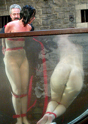 free sex pornphoto 5 Christina Carter Julie Night babeshow-close-up-dominika waterbondage