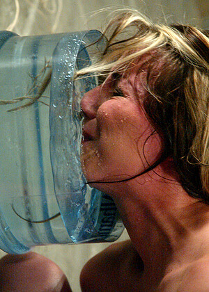 free sex pornphoto 6 Delilah Strong toni-fetish-cook waterbondage