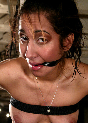 free sex pornphoto 15 Isis Love xxxgandonline-brunette-closeup-pussy waterbondage