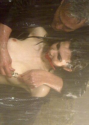 free sex pornphoto 5 Isobel Wren greatest-bondage-spgdi-entotxxx waterbondage