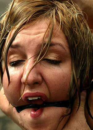 free sex pornphoto 6 Jolene shut-blonde-maid-xxx waterbondage