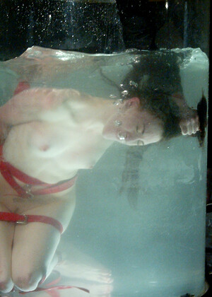 free sex pornphoto 13 Jordan lixxx-bondage-bubbly waterbondage