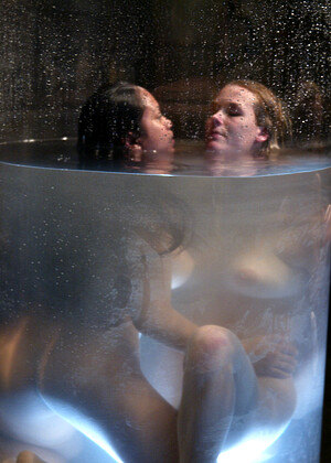 free sex pornphoto 9 Loni Phoenix stilettogirl-wet-cute-hot waterbondage