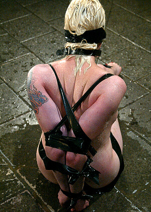 free sex pornphoto 21 Lorelei Lee gisele-bondage-xxxamoyit waterbondage