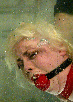 free sex pornphoto 19 Lorelei Lee hairy-blonde-tatu waterbondage