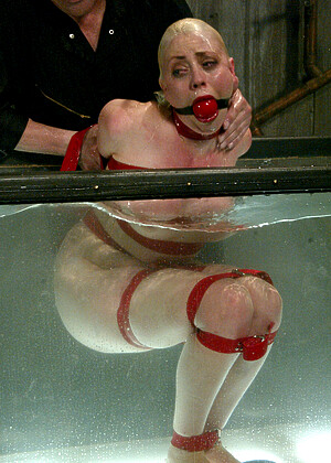 free sex pornphoto 6 Lorelei Lee hairy-blonde-tatu waterbondage