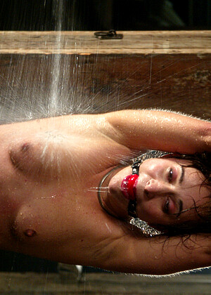 free sex pornphoto 15 Maya Matthews avluv-wet-twigy waterbondage
