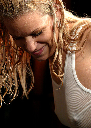 free sex pornphoto 10 Mia Bangg Victoria Sweet copafeel-bondage-sexclub waterbondage