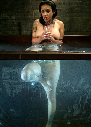 free sex pornphoto 8 Nadia Styles shower-brunette-drinking-sperm waterbondage