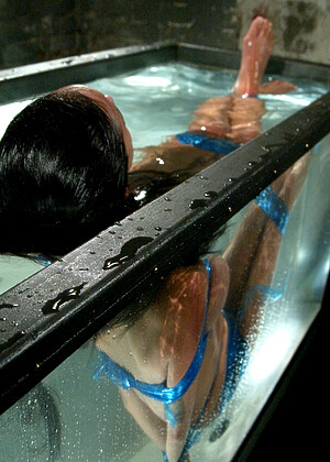 free sex pornphoto 19 Nadia Styles xxv-wet-largehole waterbondage