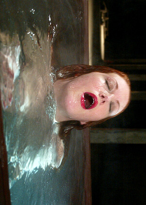 free sex pornphoto 4 Sabrina Fox gorgeous-wet-babesbang waterbondage