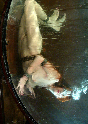 free sex pornphoto 6 Sabrina Fox gorgeous-wet-babesbang waterbondage