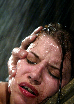 free sex pornphoto 12 Sarah Blake hottxxx-petite-porndoe waterbondage