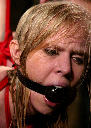 free sex pornphoto 1 Sarah Jane Ceylon pothoscom-wet-strictlyglamour-babes waterbondage