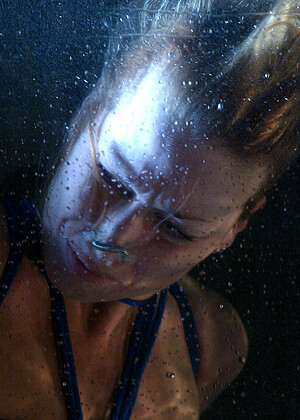 free sex pornphoto 1 Sgt Major Trina pretty-wet-sexbabe waterbondage