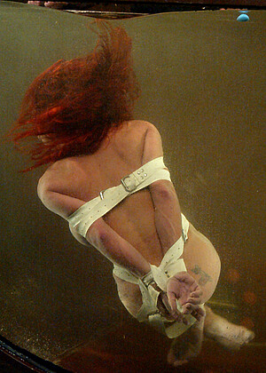 free sex pornphoto 18 Shannon Kelly org-bondage-hdbabe waterbondage