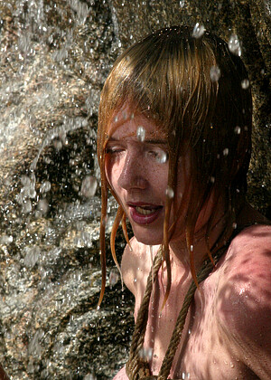 free sex pornphoto 5 Star pee-wet-pornmag waterbondage