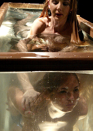 free sex pornphoto 18 Venus jamey-mature-girlsmemek waterbondage