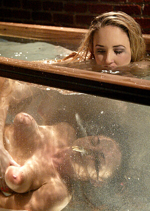 free sex pornphoto 9 Venus jamey-mature-girlsmemek waterbondage