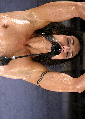 free sex pornphoto 17 Wenona prado-brunette-xxxx-fuking waterbondage