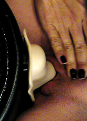 free sex pornphoto 3 Bunnie Sandra Romain ultimatesurrender-lesbian-hd1xage-girl whippedass