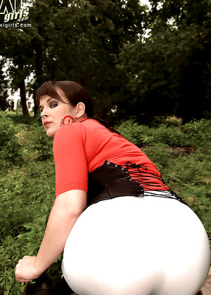 free sex pornphoto 13 Kristy Klenot stickers-big-tits-field xlgirls