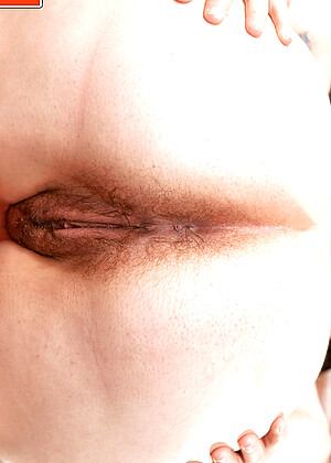 free sex pornphoto 2 Roxanne Miller muse-spreading-virgin-like xlgirls