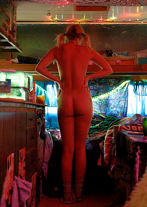free sex pornphoto 10 Luna Fey red-non-nude-link zishy