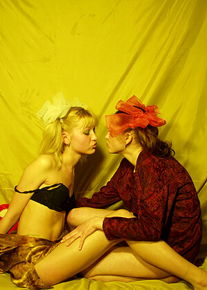 free sex photo 2 Dasha Sasha lounge-czech-sexo-video 18videoz