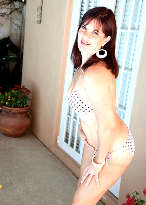 40somethingmag Victoria Miller Olovely Bikini Pinkcilips Stepmom