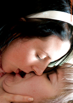 free sex pornphoto 4 Angie Odette adorable-kissing-model-xxx abbywinters