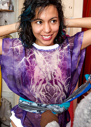 free sex pornphoto 10 Mariana Sara D brazzres-clothed-define abbywinters