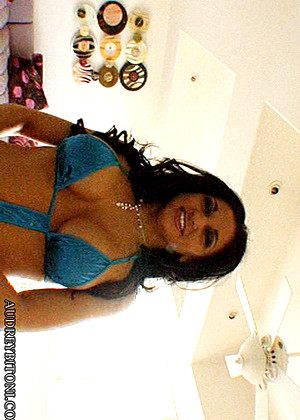free sex pornphoto 9 Audrey Bitoni saching-beautiful-bikini audreybitoni