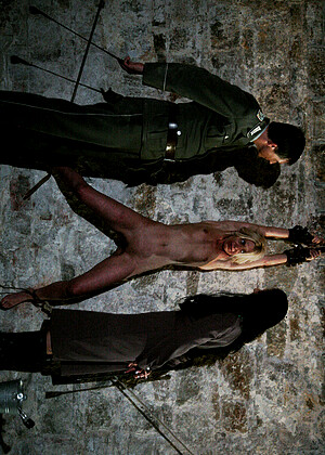 free sex pornphoto 10 Mirela jade-fingering-www-wapdam bdsmprison