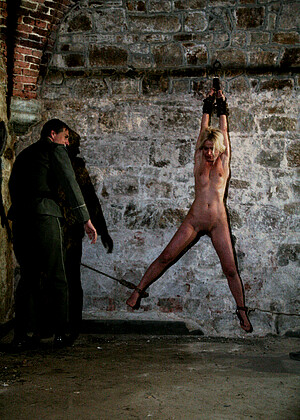 free sex pornphoto 13 Mirela jade-fingering-www-wapdam bdsmprison