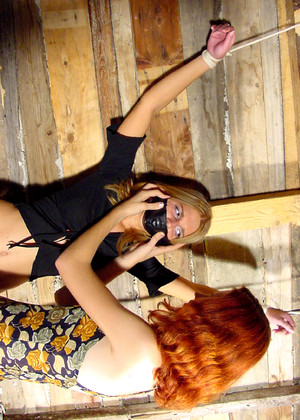 free sex pornphotos Bondagettes Elisa Chandra Av Lesbian Bondage Der Garage