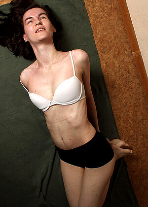 free sex pornphoto 6 Boundfeet Model grannycity-brunette-notiblog boundfeet