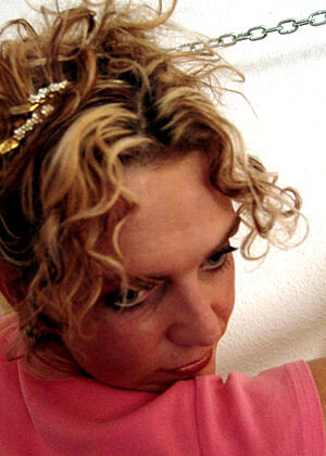 free sex pornphoto 11 Blonde Lea hair-boots-breast-pics boundstudio