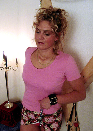 free sex photo 13 Blonde Lea hair-boots-breast-pics boundstudio