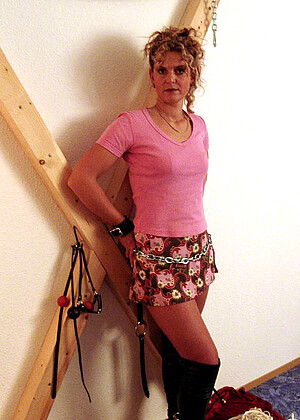 free sex pornphoto 6 Blonde Lea hair-boots-breast-pics boundstudio
